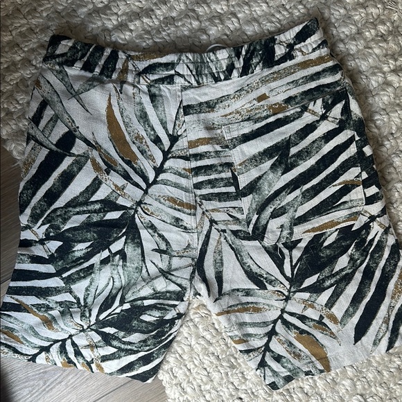 Men’s Zara Tropical Leaf Print Linen Shorts Shorts - Picture 2 of 2